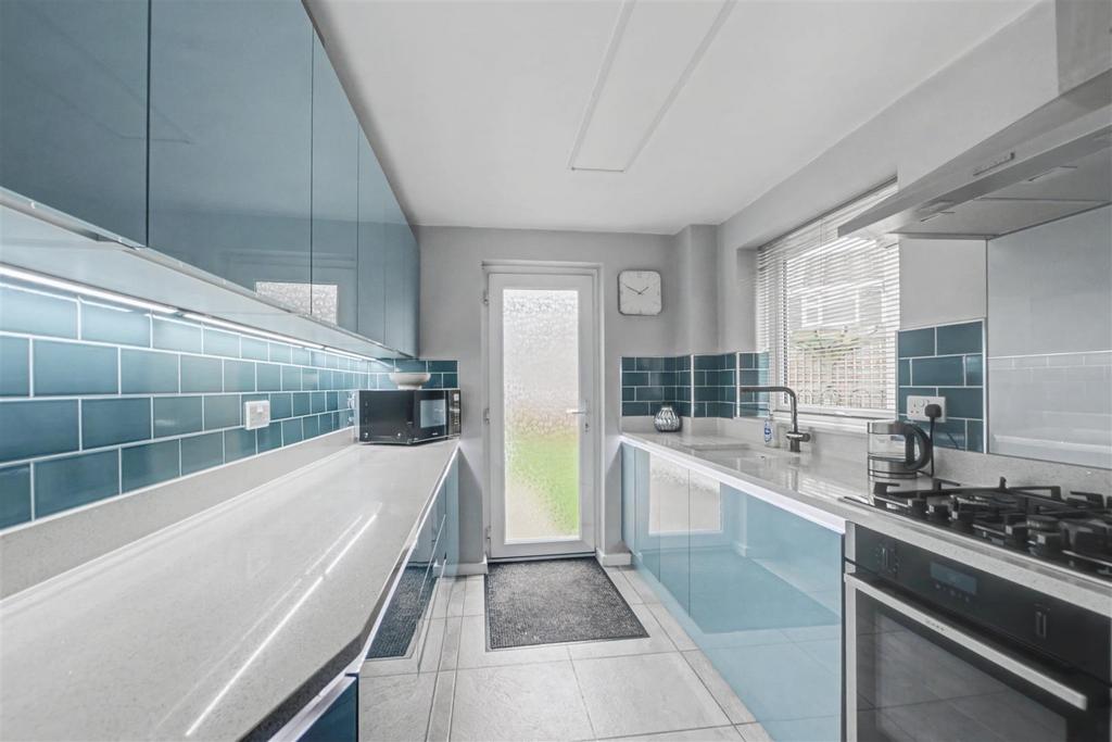 Kitchen 1.jpeg