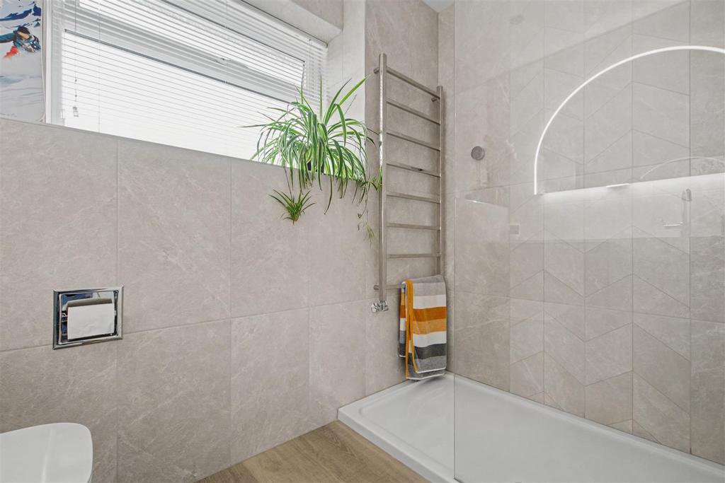 Shower Room 1.jpeg