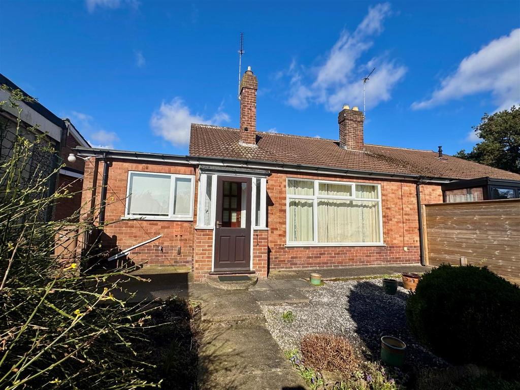 20 Queensbury Way h.jpg
