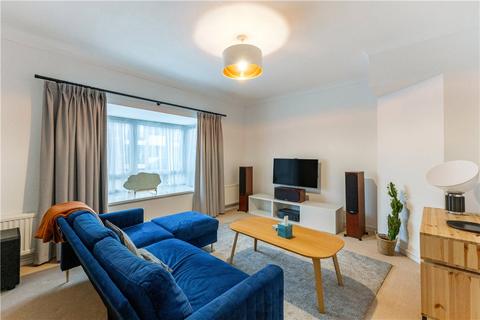 3 bedroom terraced house to rent, Barnfield Place, London, E14