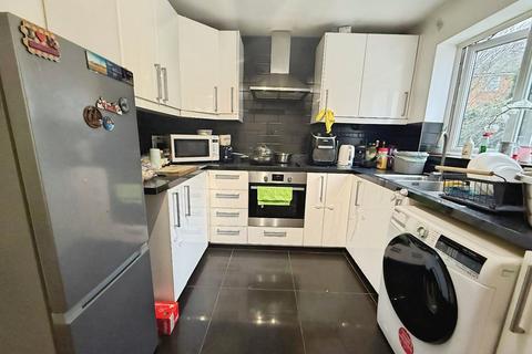 2 bedroom house to rent, Plattbrook Close, Manchester, Greater Manchester, M14