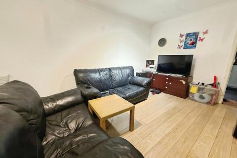 2 bedroom house to rent, Plattbrook Close, Manchester, Greater Manchester, M14