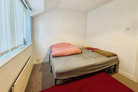 2 bedroom house to rent, Plattbrook Close, Manchester, Greater Manchester, M14