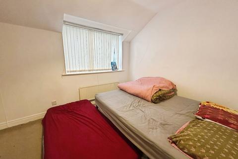 2 bedroom house to rent, Plattbrook Close, Manchester, Greater Manchester, M14
