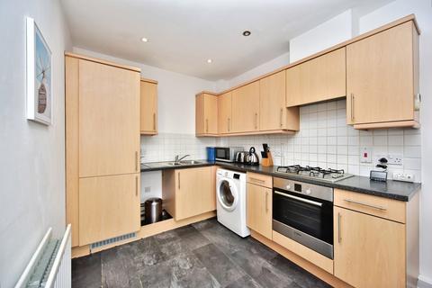 1 bedroom flat for sale, Lynley Close, Maidstone, Kent, ME15