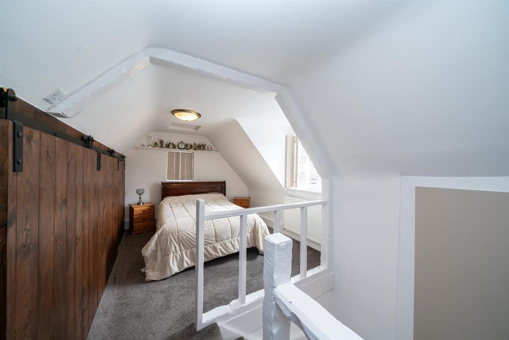 105 B-High-Street-1090.jpg