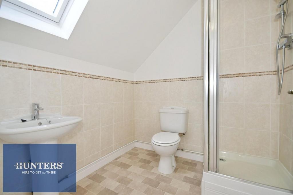 BED 1 ENSUITE.jpg