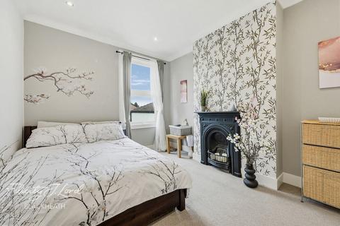 2 bedroom maisonette for sale, Benares Road, Plumstead