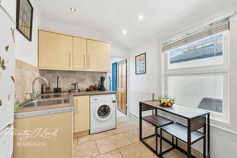 2 bedroom maisonette for sale, Benares Road, Plumstead