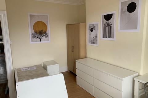 2 bedroom flat to rent, Radford NG7