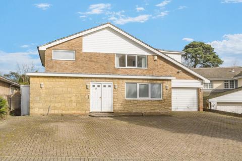 5 bedroom detached house to rent, The Spinneys, Bromley, BR1