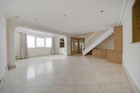 5 bedroom detached house to rent, The Spinneys, Bromley, BR1