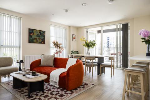 3 bedroom apartment to rent, at Momento Hayes, 4, Masonry Place UB3