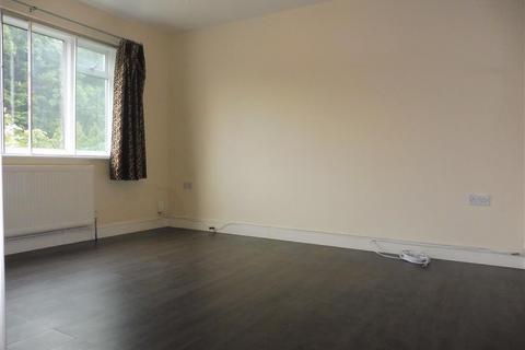 3 bedroom semi-detached house to rent, Waverley Road, HARROW