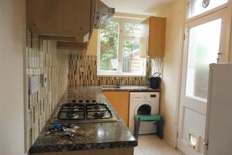 3 bedroom semi-detached house to rent, Waverley Road, HARROW