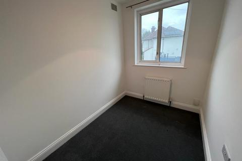 3 bedroom semi-detached house to rent, Waverley Road, HARROW