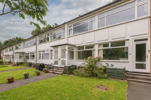 2 bedroom flat for sale, Hillside Court, Leeds LS7