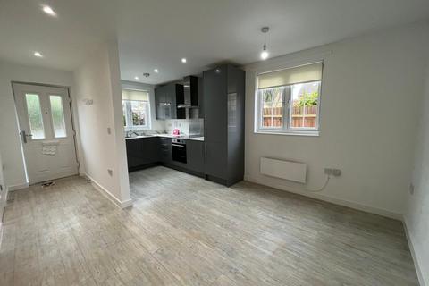 3 bedroom terraced house to rent, East Hall Close, Sittingbourne ME10