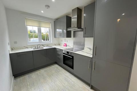 3 bedroom terraced house to rent, East Hall Close, Sittingbourne ME10
