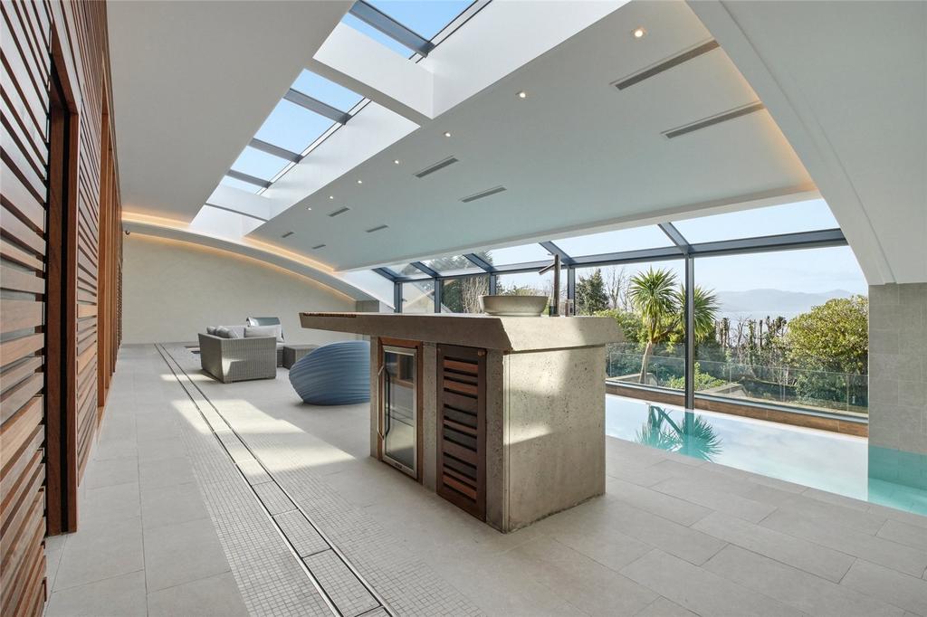 Leisure Suite