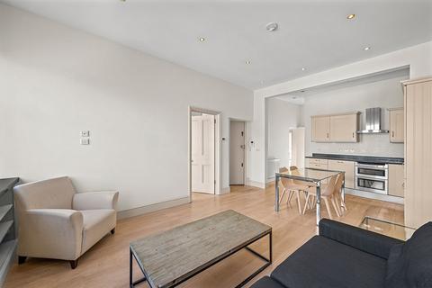 2 bedroom flat to rent, Courtfield Gardens, London SW5