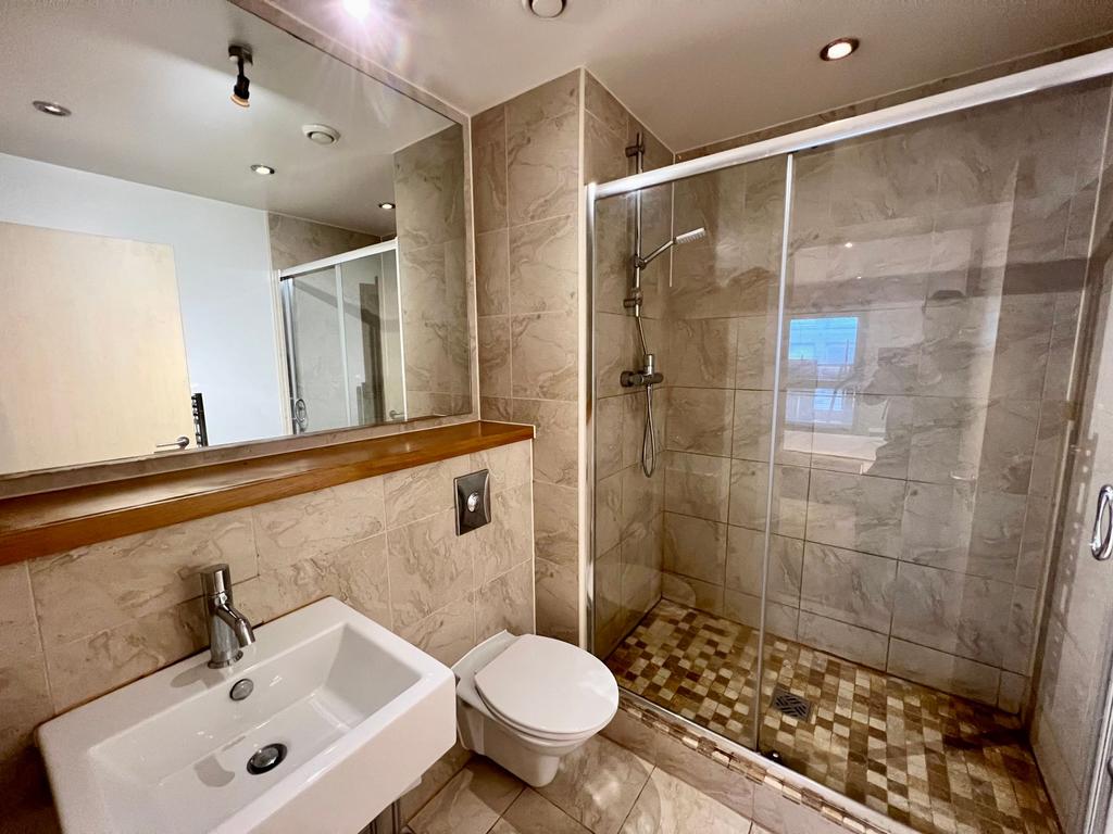 Ensuite