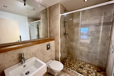 2 bedroom apartment to rent, Rusholme Place, Devell House, M14
