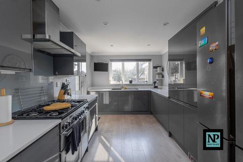 4 bedroom detached house for sale, Sankey Drive, Albert Village, DE11