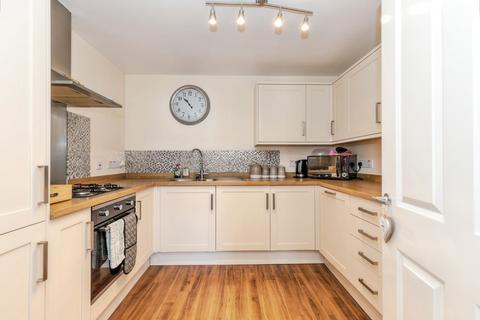 2 bedroom flat for sale, Buckhurst Road, Bexhill-on-Sea, East Sussex, TN40