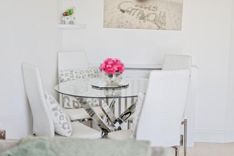 2 bedroom flat for sale, Buckhurst Road, Bexhill-on-Sea, East Sussex, TN40