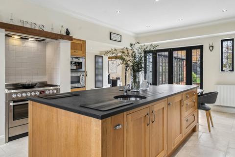 4 bedroom detached house for sale, Burchetts Green Lane, Burchetts Green