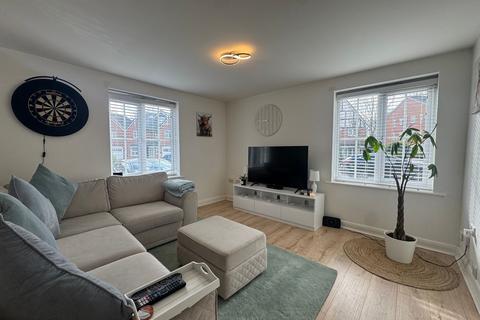 2 bedroom flat for sale, Feversham Close, Manchester M30