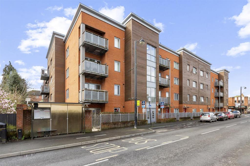 Flat 21, Guildmaster Court, Desborough Rd, HP11 2 R