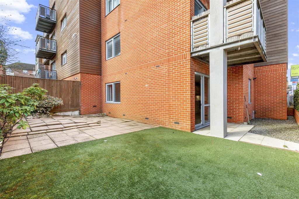 Flat 21, Guildmaster Court, Desborough Rd, HP11 2 R