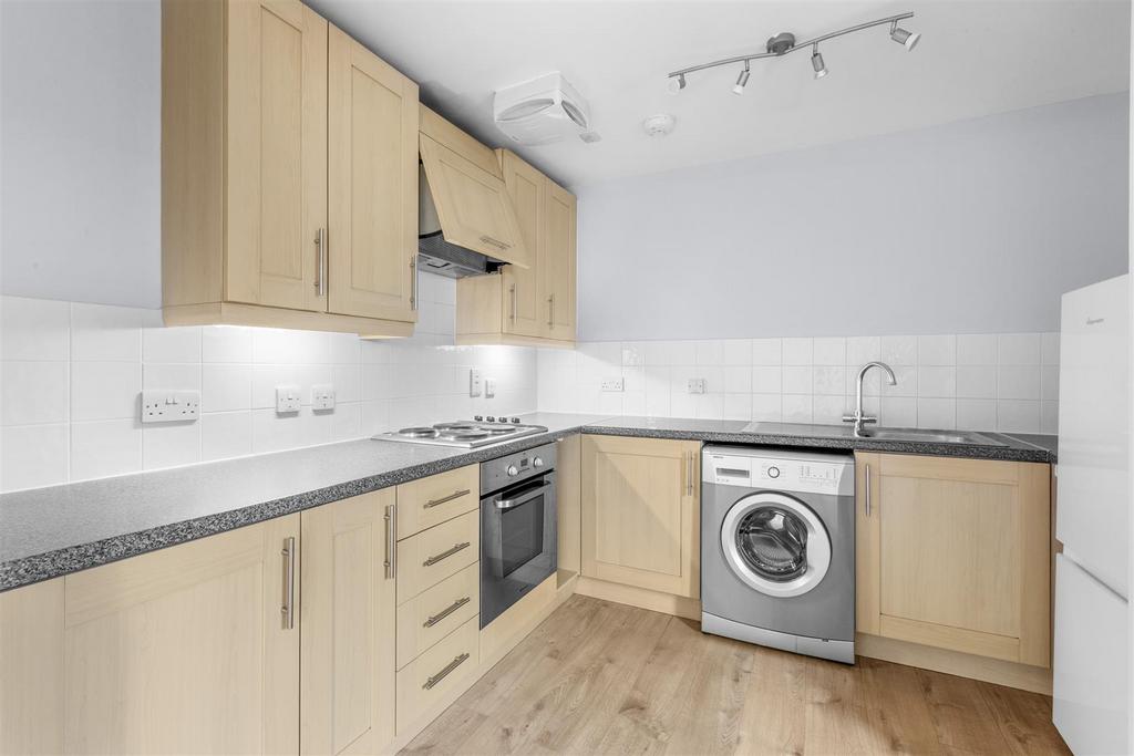 Flat 21, Guildmaster Court, Desborough Rd, HP11 2 R