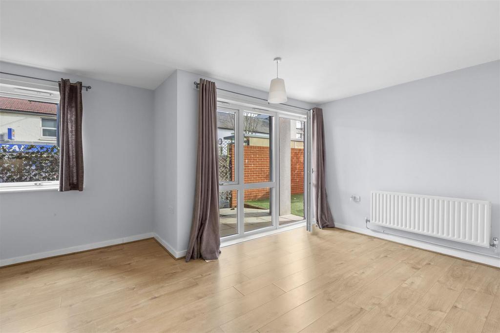 Flat 21, Guildmaster Court, Desborough Rd, HP11 2 R