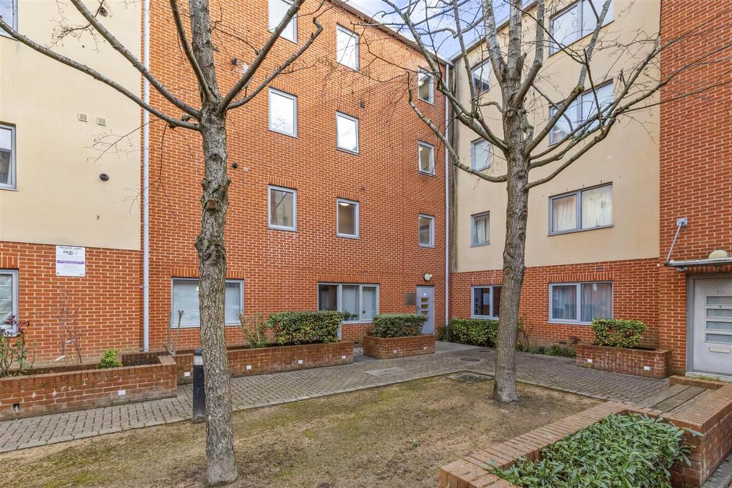 Flat 21, Guildmaster Court, Desborough Rd, HP11 2 R