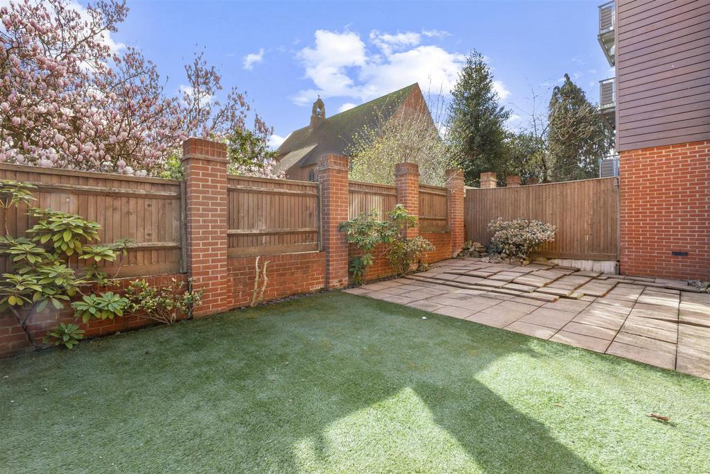 Flat 21, Guildmaster Court, Desborough Rd, HP11 2 R