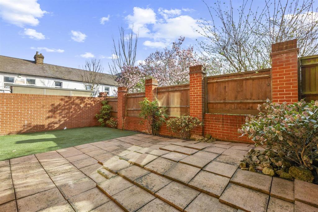 Flat 21, Guildmaster Court, Desborough Rd, HP11 2 R
