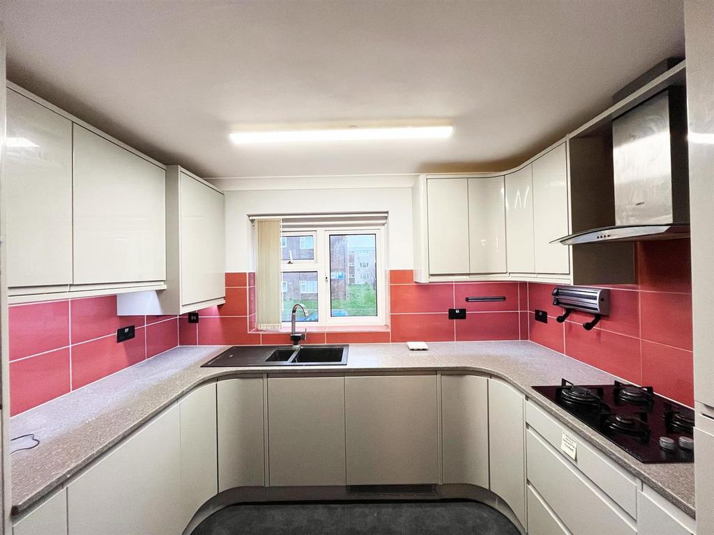 Kitchen 1.jpg