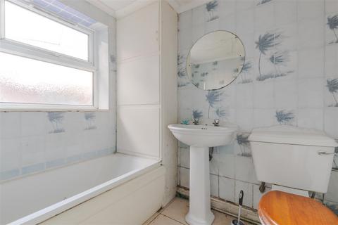 2 bedroom terraced house for sale, Cemetery Road, Scunthorpe