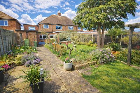 4 bedroom semi-detached house for sale, Park Avenue, Rushden NN10