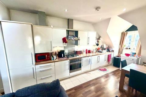 1 bedroom apartment for sale, Manor Court, Thorpe Road, Staines-upon-Thames, Surrey, TW18