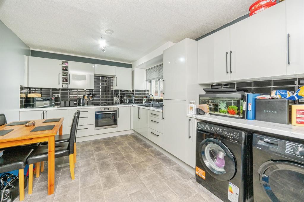 Refitted Kitchen Diner: