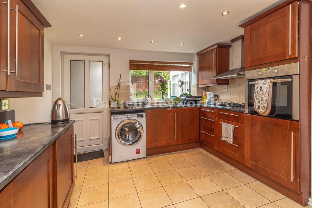 Kitchen image 3