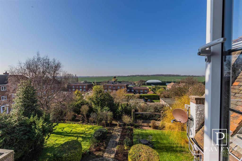 COMMUNAL GARDENS &amp; PARKING