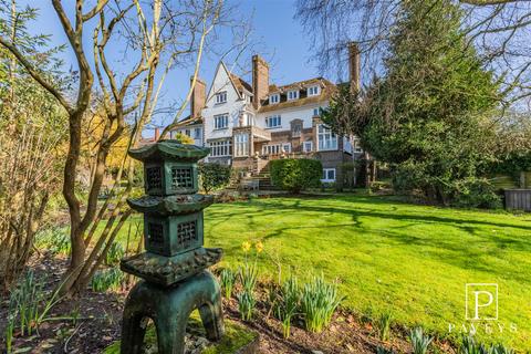 3 bedroom penthouse for sale, The Penthouse, Ivanhoe, Second Avenue, Frinton-On-Sea