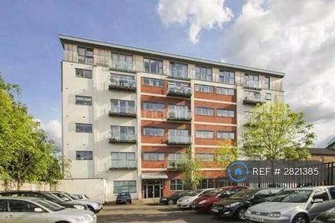 2 bedroom flat to rent, Kingsley Mews, London, IG1