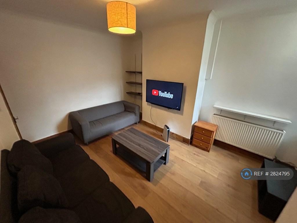 Lounge b