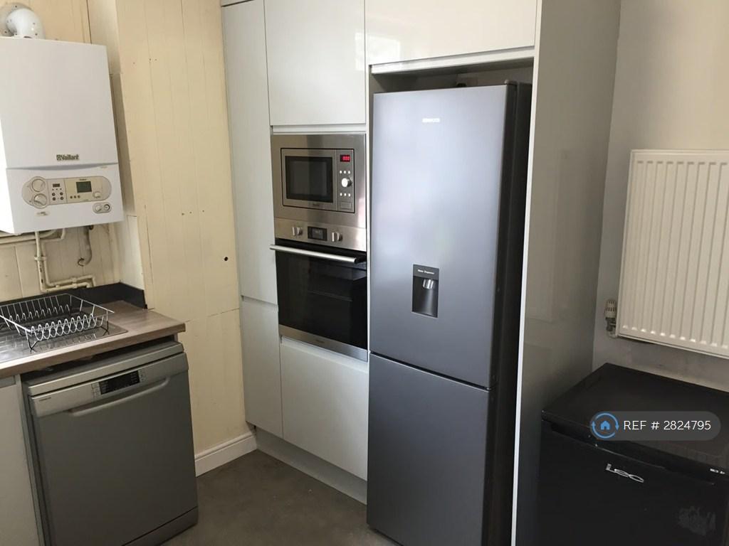 Kitchen b